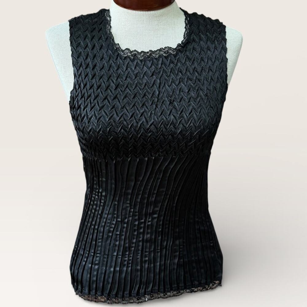 Serenade Crinkle Texture Sleeveless Top Size Small Y2K Lace Trim